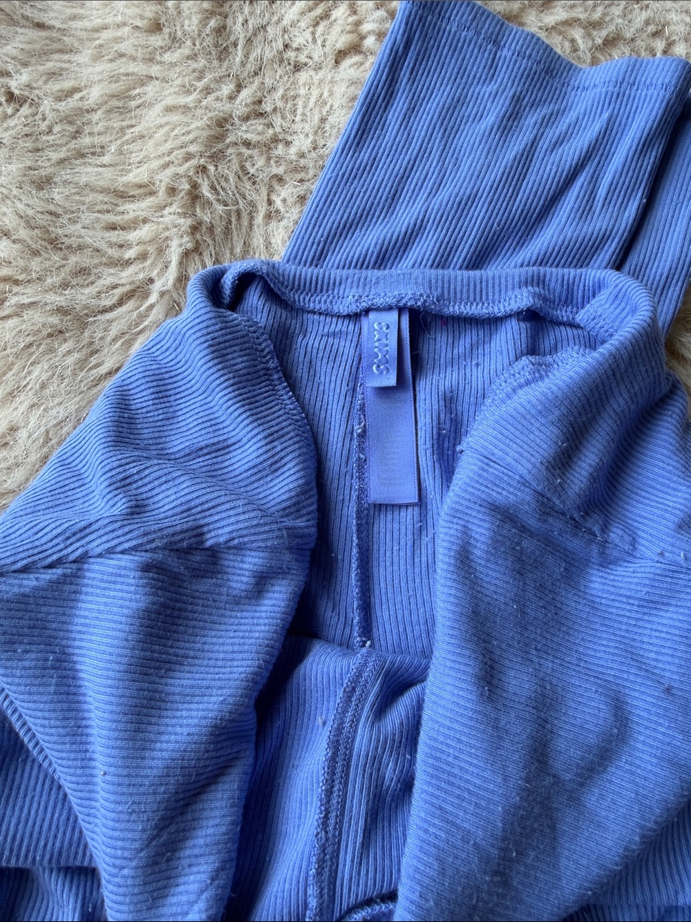 Skims Pants - Picture 3 of 3